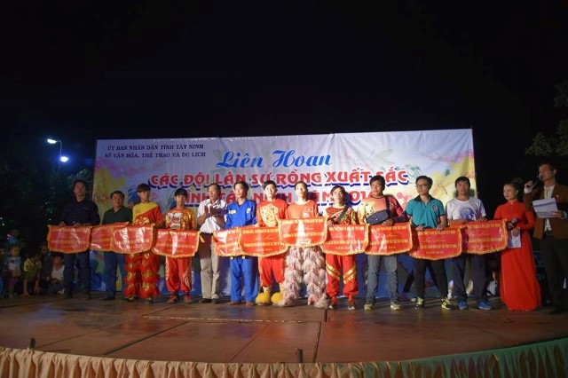 Liên hoan các Đội Lân sư rồng xuất sắc tỉnh Tây Ninh nằm trong chương trình Hội Xuân núi Bà năm 2016